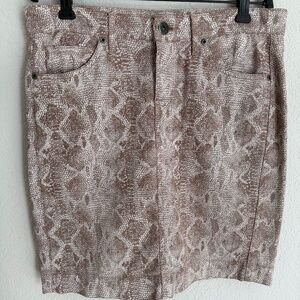 Rich & Skinny tan snakeskin denim skirt size 25